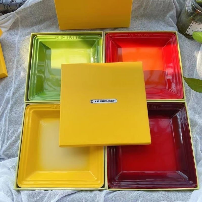 LC SQUARE DINNER PLATES
