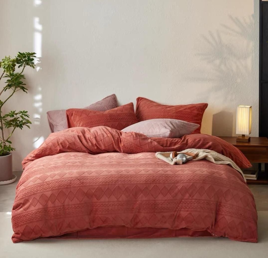 PATTERNED VELVET SHERPA COMFORTER SET