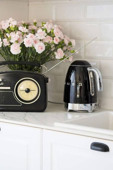 SMEG TEMPERATURE KETTLE