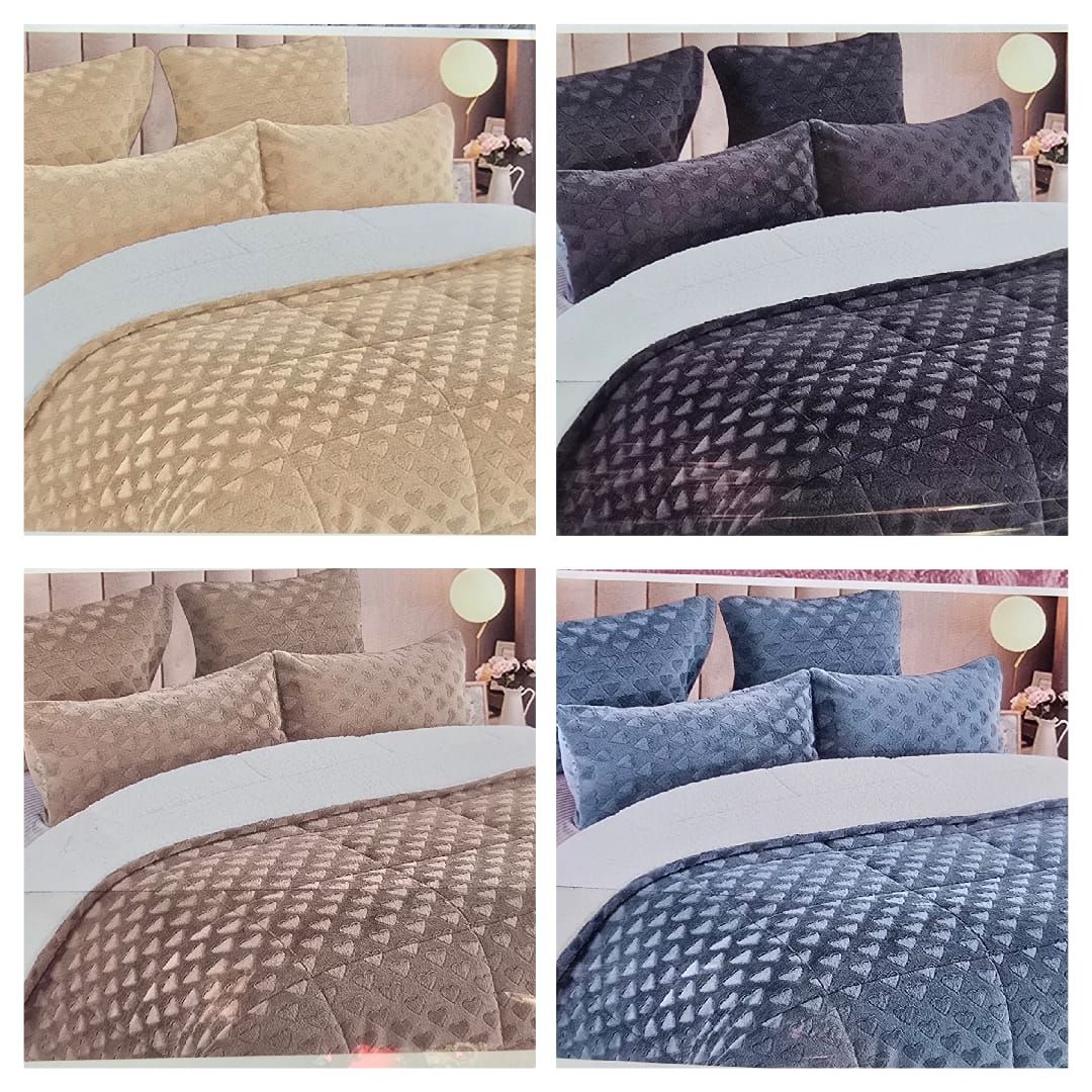 HEART COMFORTER SET