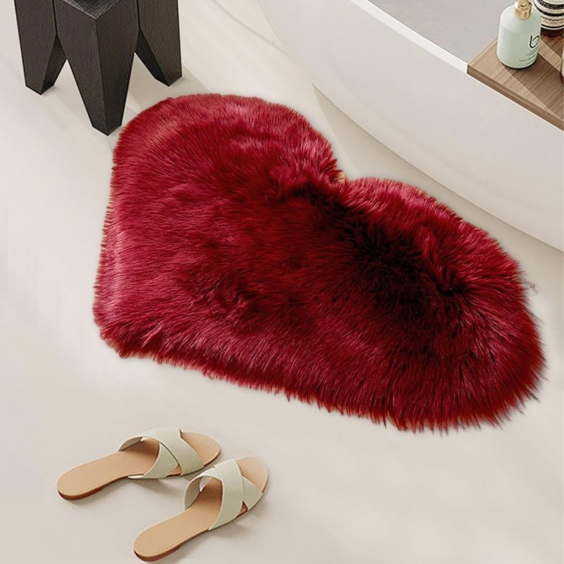 HEART CARPET FAUX FUR
