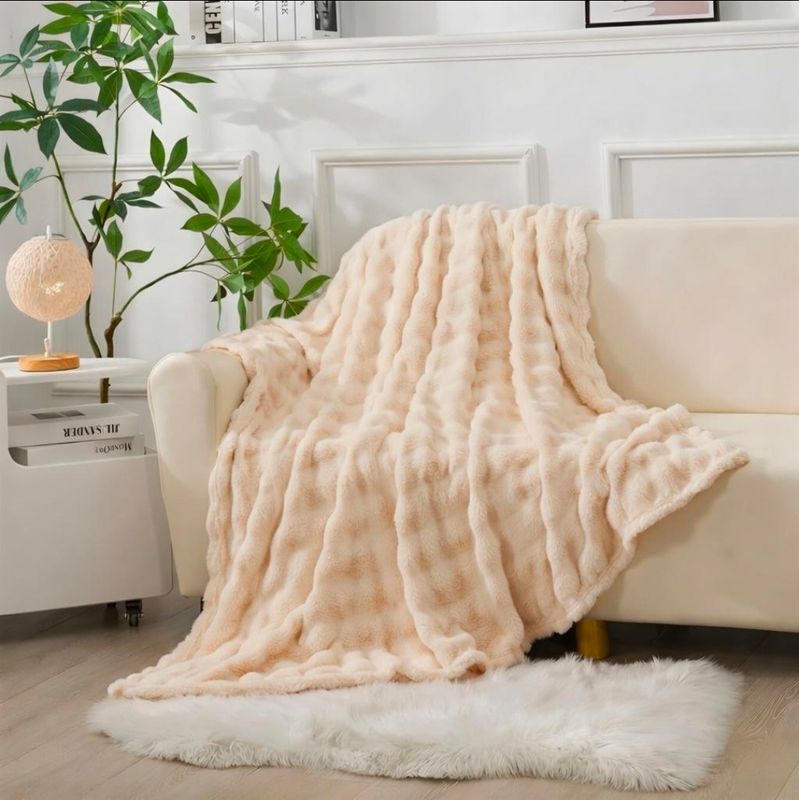 FLUFFY 3D FLEECE BLANKET