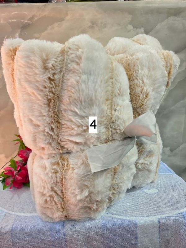 RABBIT FAUX FUR SHERPA BLANKET