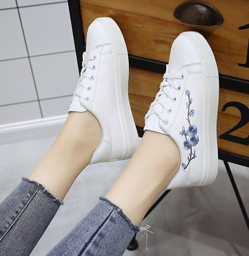 Floral Embroidered Lace Up Sneakers