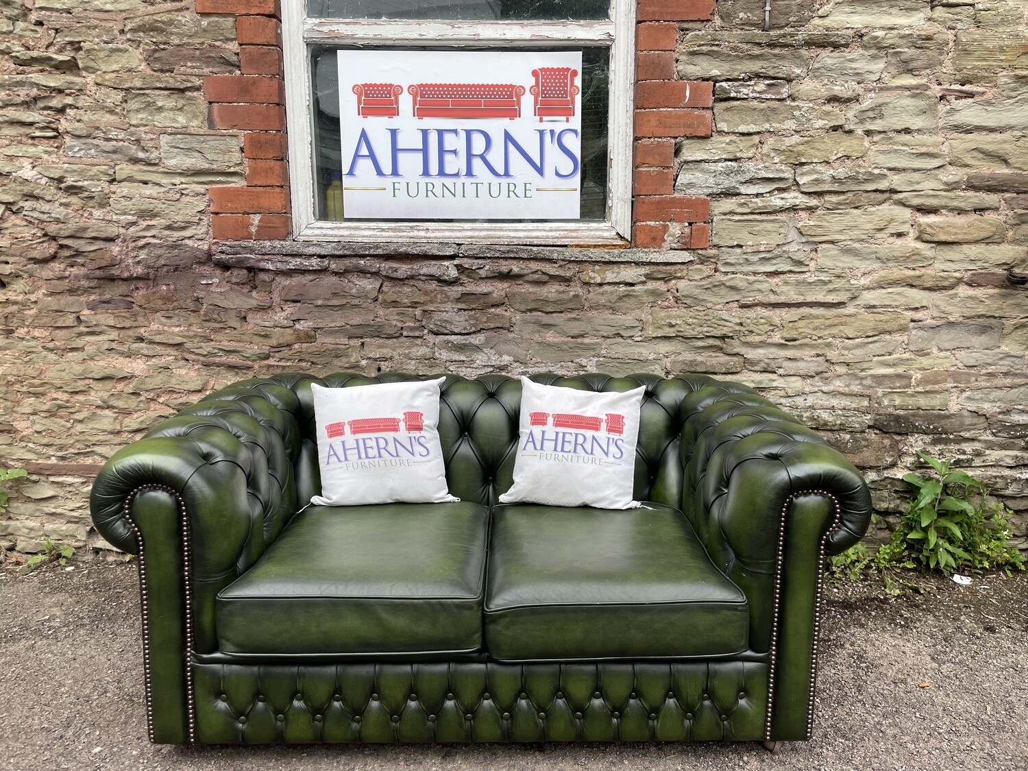 Green leather 2 online seater chesterfield sofa