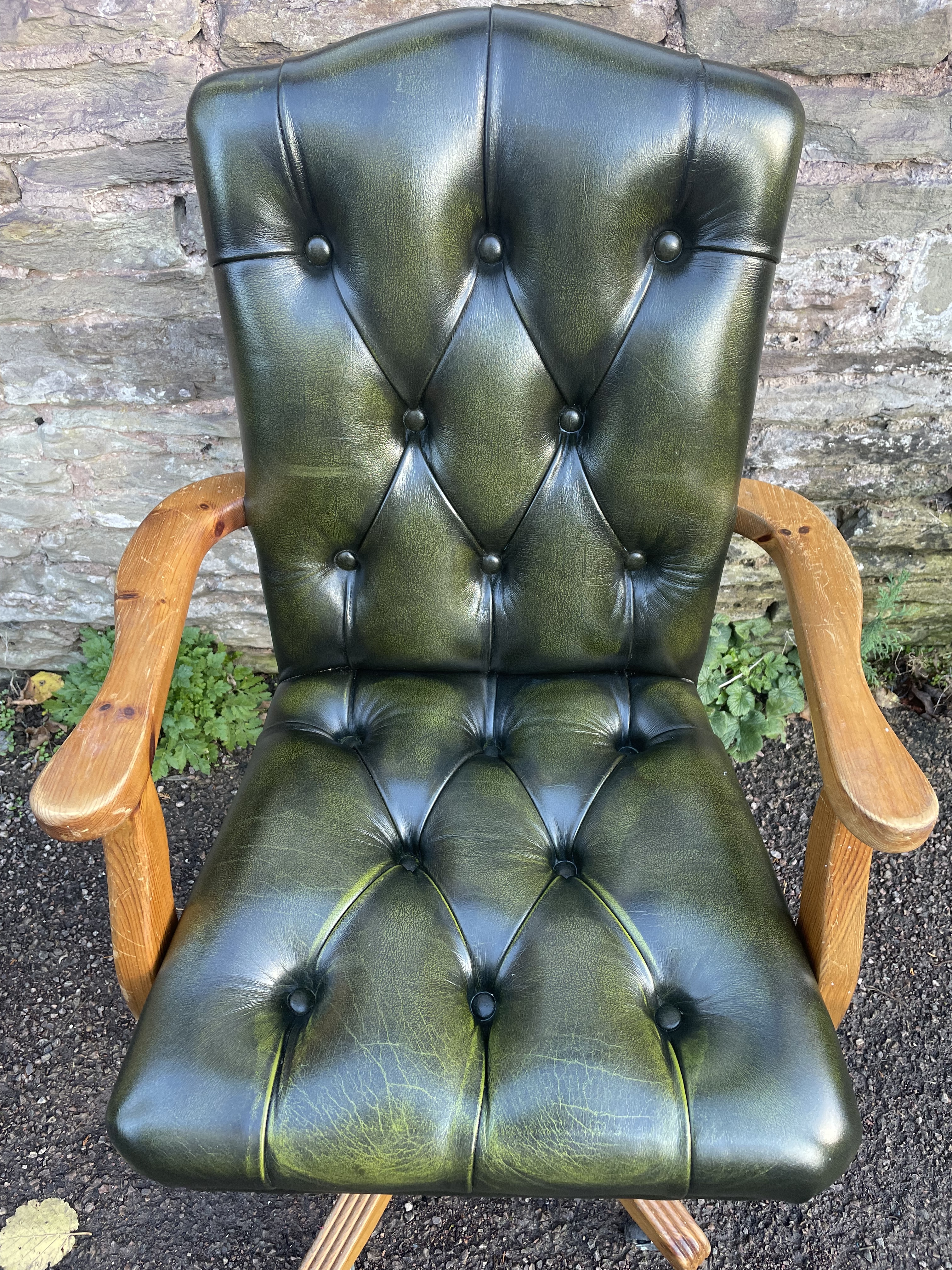 Green leather chesterfield office chair deals