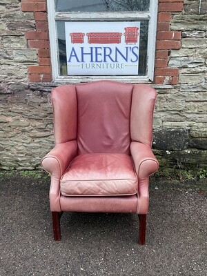 *Tan Leather Wing Back Chair FREE DELIVERY 🚚