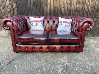 *Vintage Oxblood Leather Chesterfield sofa 2 Seater FREE DELIVERY 🚚*
