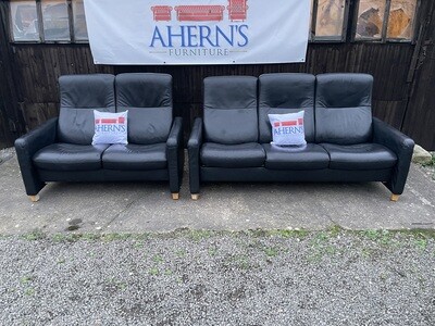 *Pair Of Black Leather Ekornes Stressless Sofas FREE DELIVERY 🚚*