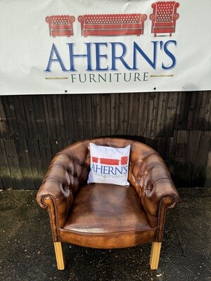 *Antique Tan Leather Chesterfield Tub Chair 1 of 3 FREE DELIVERY 🚚*
