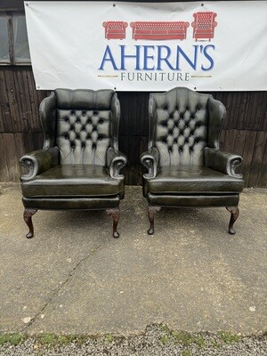 *Pair Of Antique Green Leather Chesterfield Chairs FREE DELIVERY 🚚*