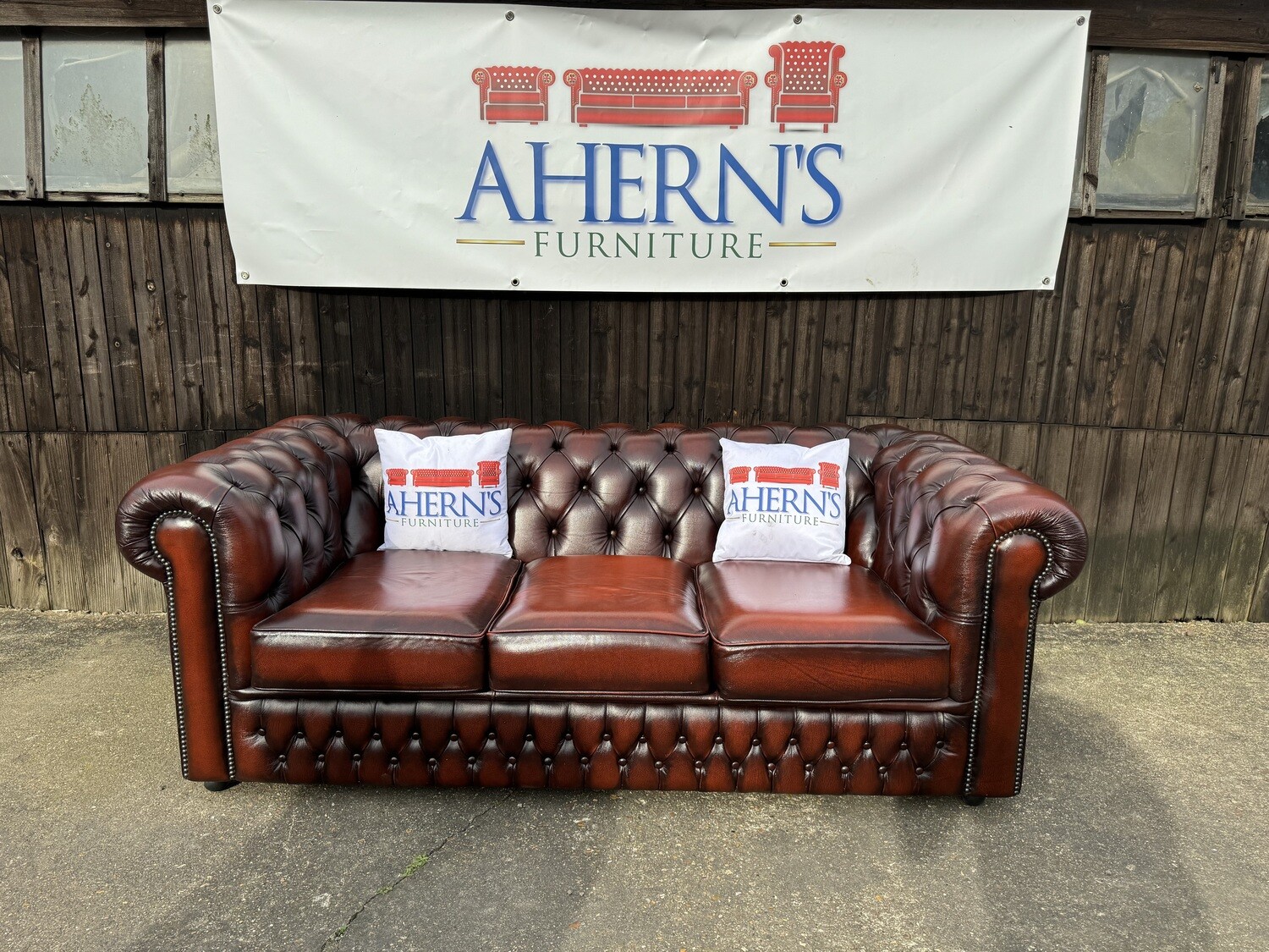 *Vintage Brown Leather Chesterfield 3 Seater Sofa FREE DELIVERY 🚚*