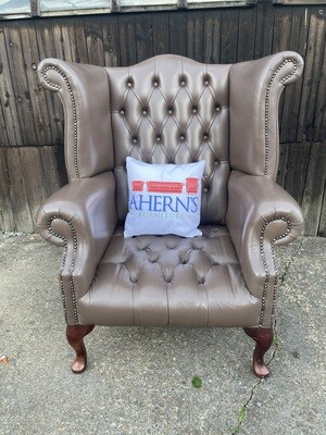 *Fully Buttoned Brown Leather Chesterfield Queen Anne Chair FREE DELIVERY 🚚*
