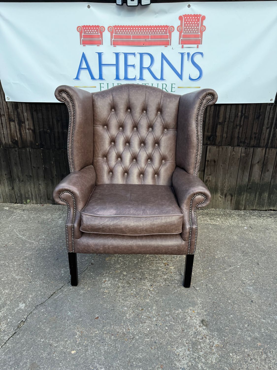 *RARE LARGE Brown Leather Chesterfield Queen Anne Chair FREE DELIVERY ?*