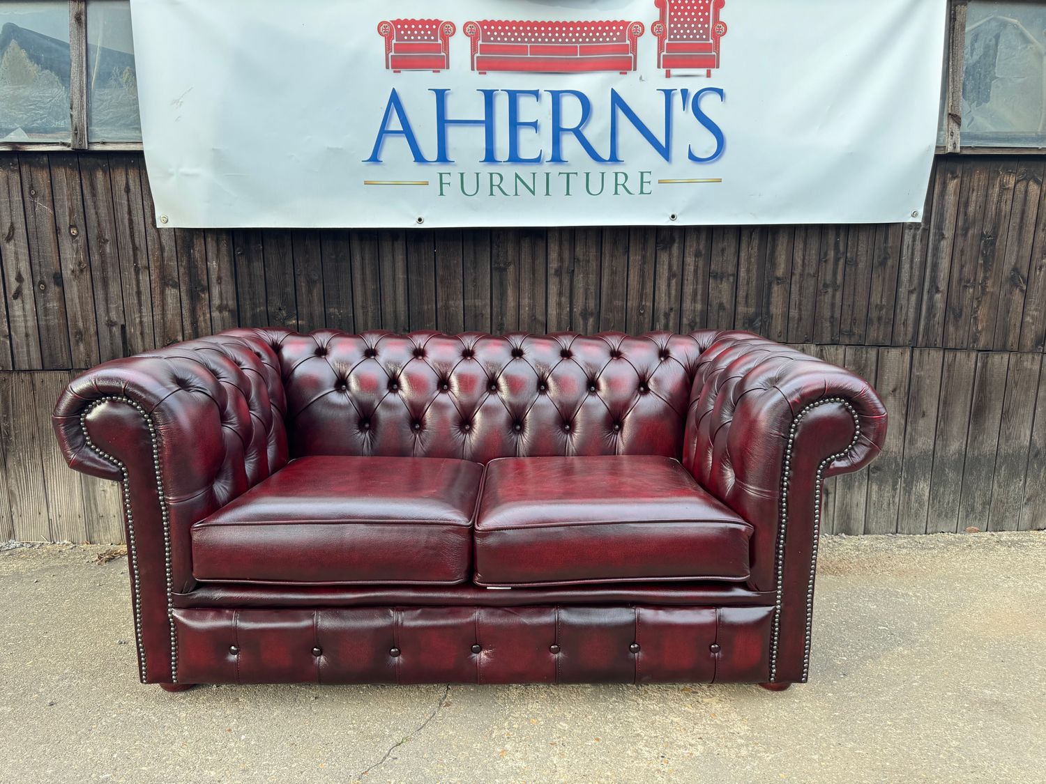 *Oxblood Leather Chesterfield sofa 2 Seater FREE DELIVERY ?*