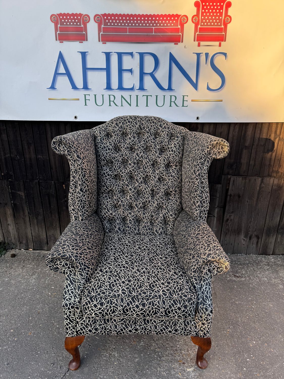 *STUNNING Black and Gold Swirl Chesterfield Queen Anne Chair FREE DELIVERY ?*