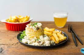 Vol-au-vent met frietjes en slaatje (ter plaatse)