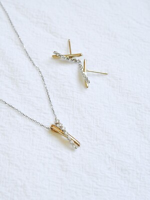 GLISST X-Cross Diamond Pendant