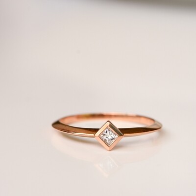 OLANE Princess Diamond Ring