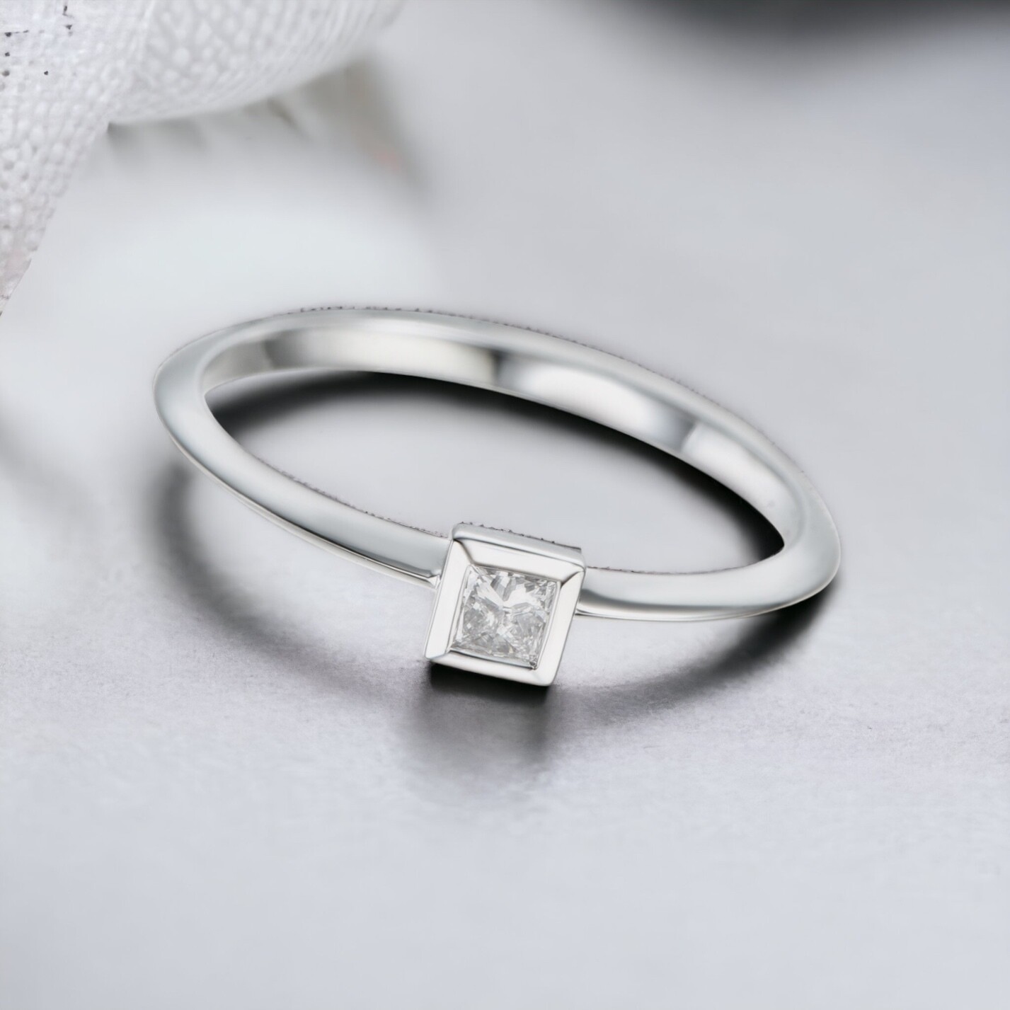 OLANE Princess Diamond Ring
