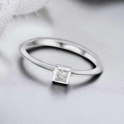 OLANE Princess Diamond Ring