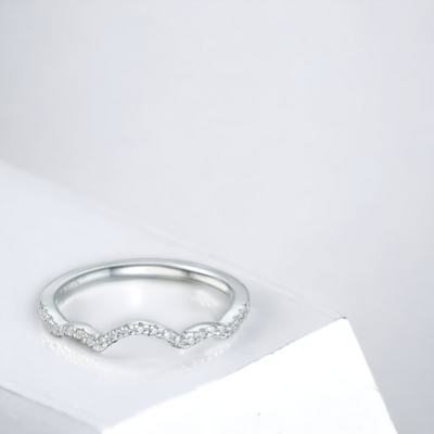 GLISST Wavy Diamond Ring