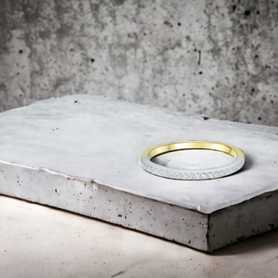RILIO Sheer Half Eternity Ring