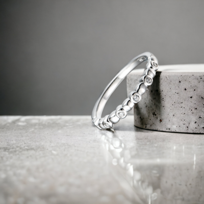 OLANE Vane Diamond Ring