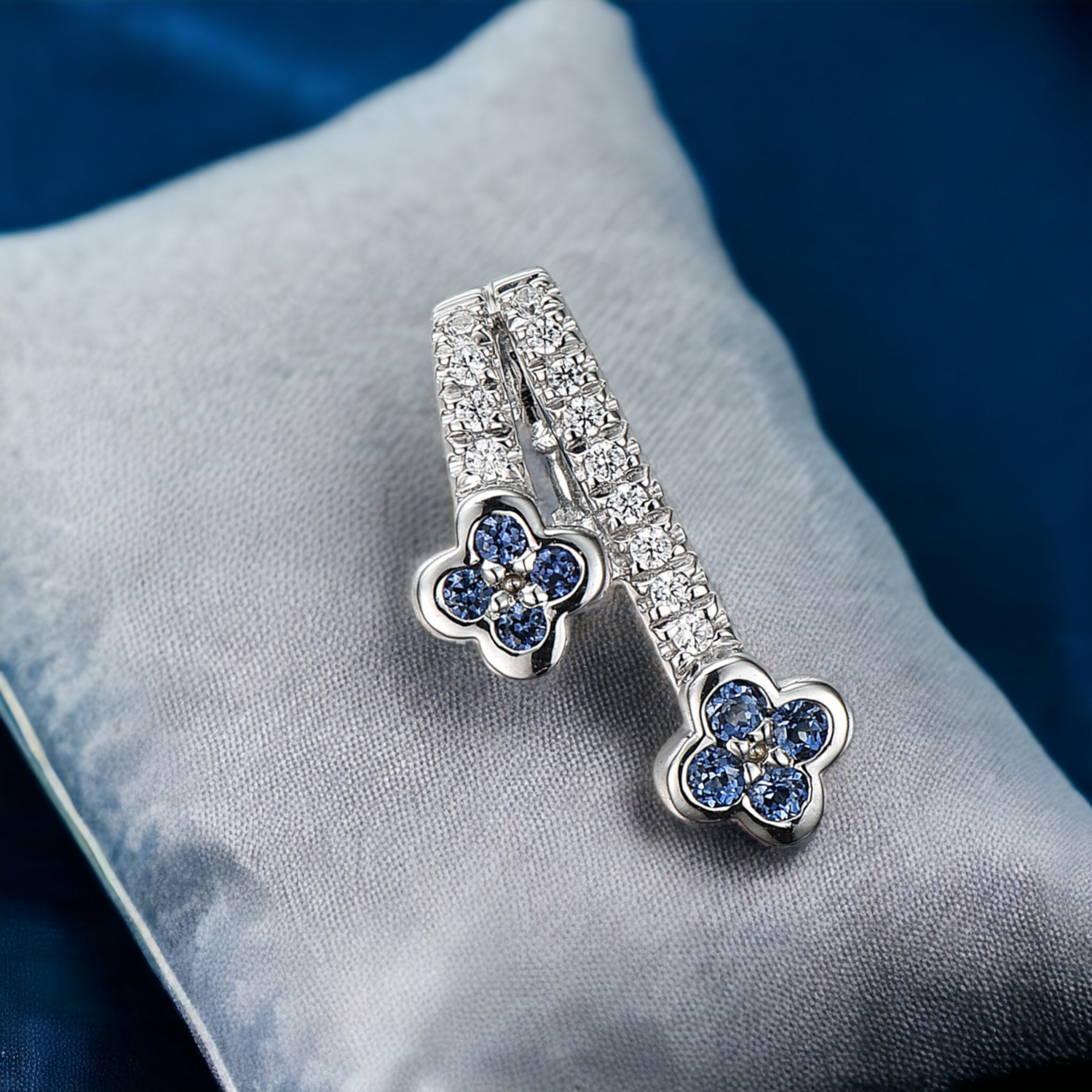 POSY Bloom Diamond Sapphire Pendant, Metal: 10K, Metal Colour: White Gold