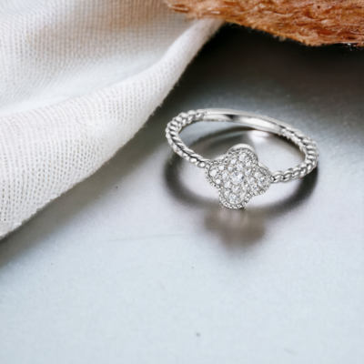 EIDEAN Bloom Twist Diamond Ring