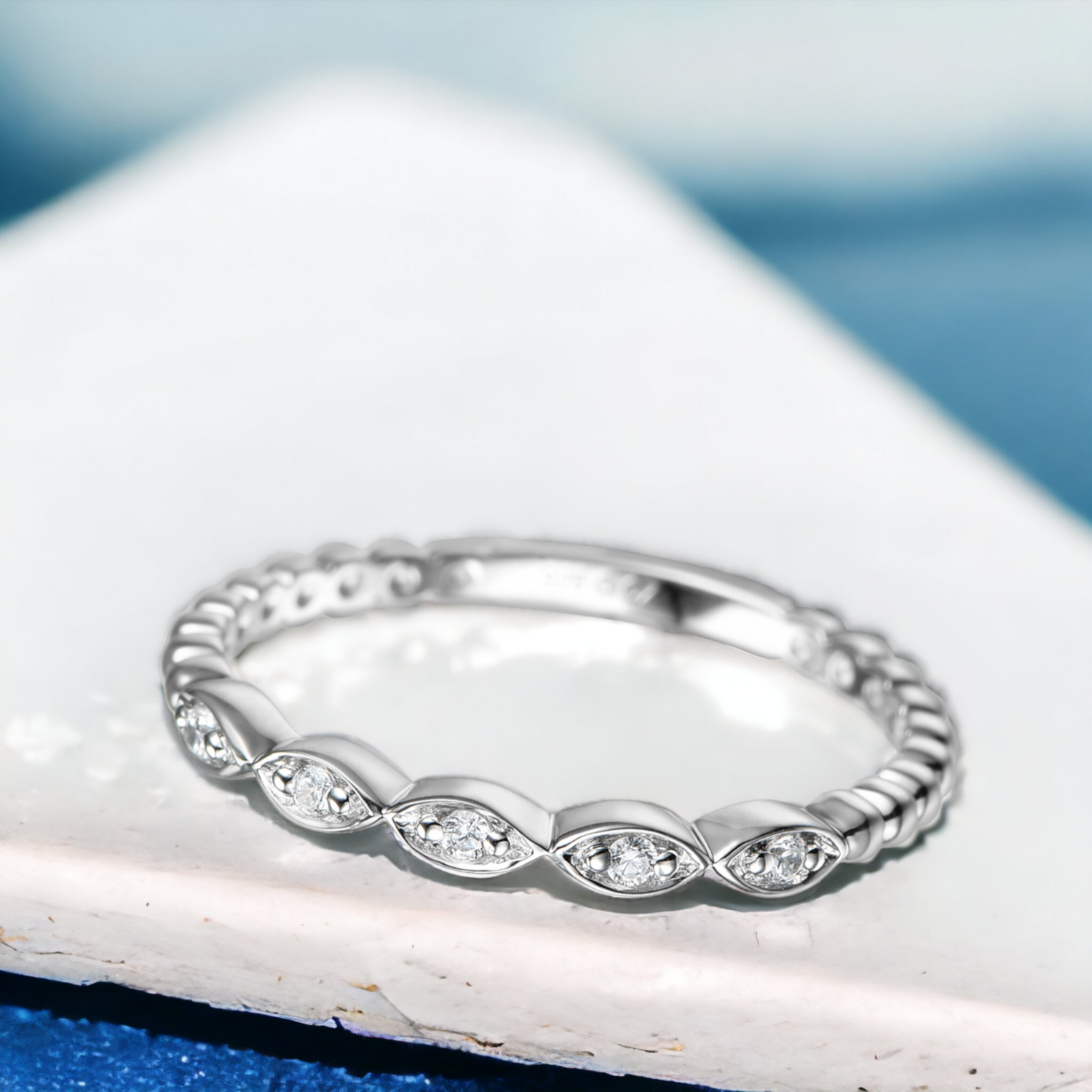 BUBBLE Loop Diamond Ring, Metal: 10K, Metal Colour: White Gold