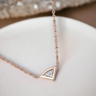OLANE Trine Diamond Necklace
