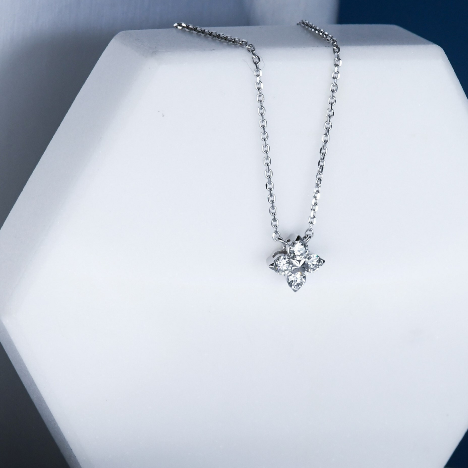 POSY Cornus Diamond Necklace, Metal: 10K, Metal Colour: White Gold