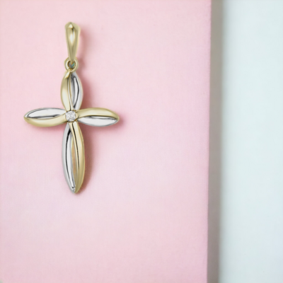 RILIO Glory Cross Diamond Pendant