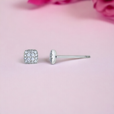 PARA Timeless Diamond Stud Earrings