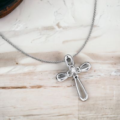 POSY Bloom Diamond Cross Pendant