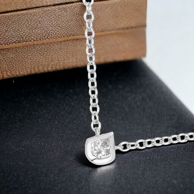 OLANE Ginkgo Diamond Necklace OLANE Ginkgo Diamond Necklace