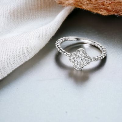 EIDEAN Bloom Twist Diamond Ring EIDEAN Bloom Twist Diamond Ring