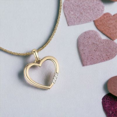 LOVEA Sheer Diamond Pendant