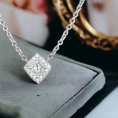 CLINQ Rhombus Diamond Necklace