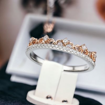 LINA Iris Diamond Ring