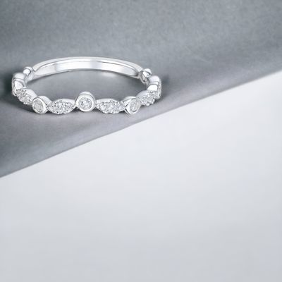 OLANE Vane Plus Diamond Ring