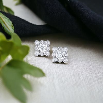 EIDEAN Novel Diamond Earrings