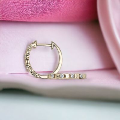 TWIZA Vane Diamond Huggies