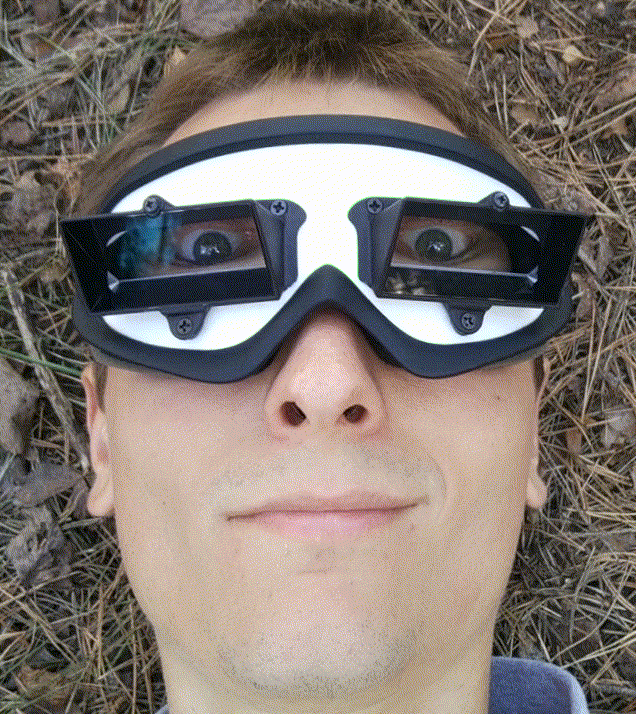 Перевертывающие очки. Перевернутые очки. Очки oakley prism. Перевертывающие очки. Псевдоскоп очки.