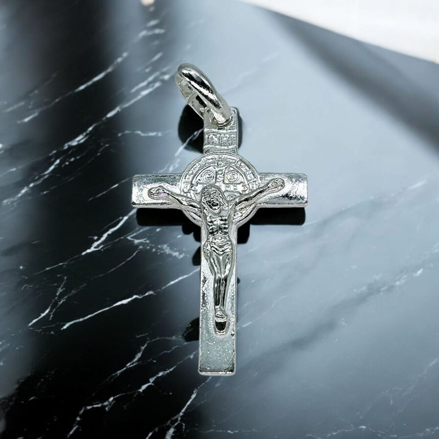 CRUZ DE SAN BENITO EN PLATA 925 (4 CMS DE LARGO)