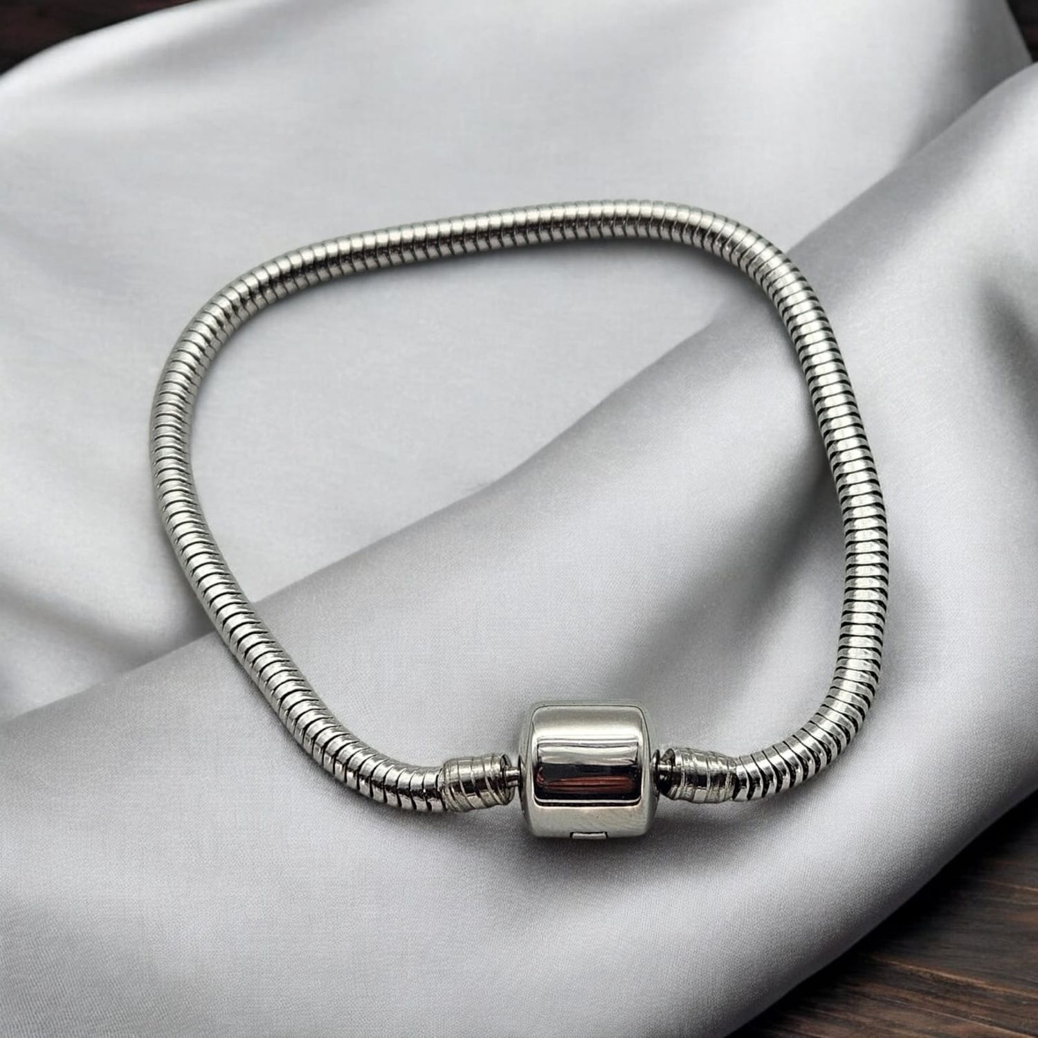 PULSERA EN ACERO TIPO PANDORA