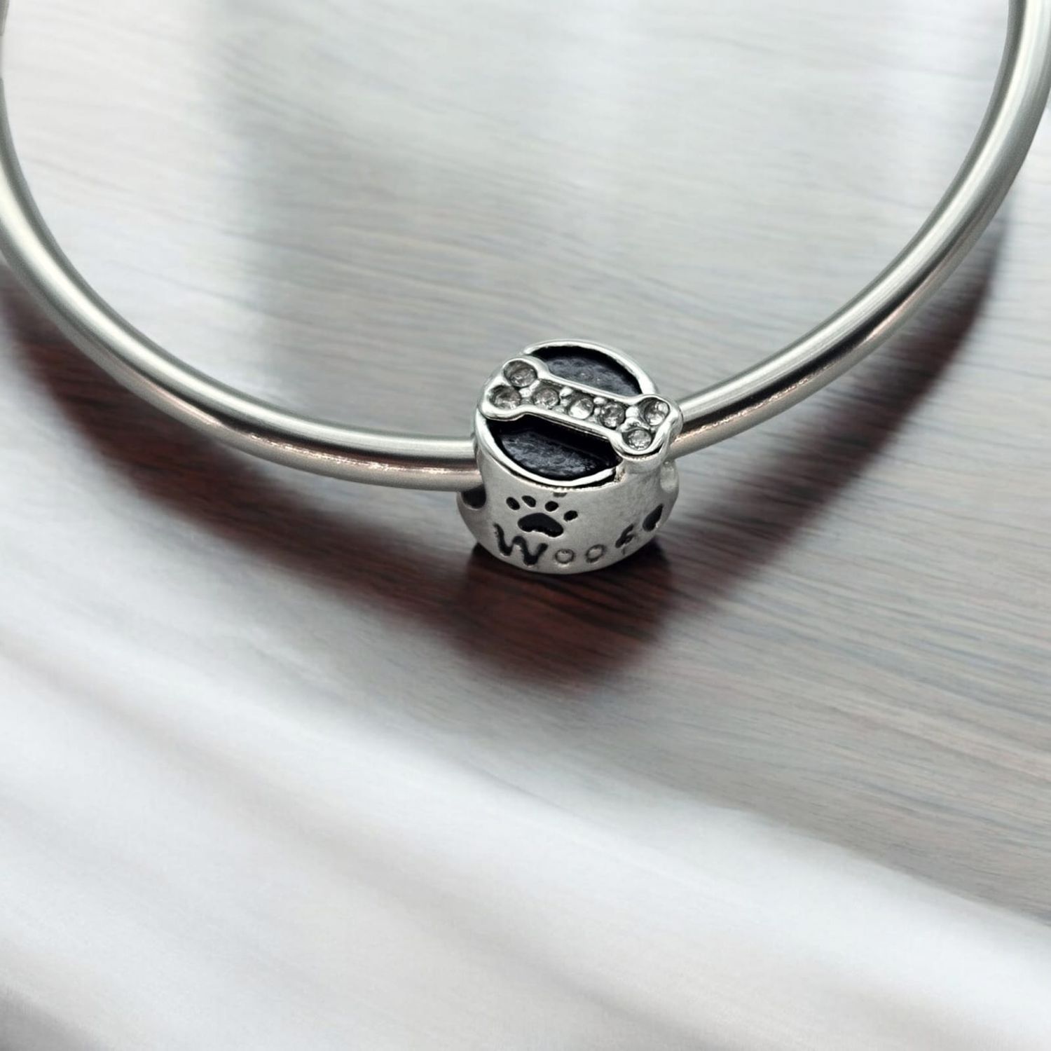 CHARMS WOOF