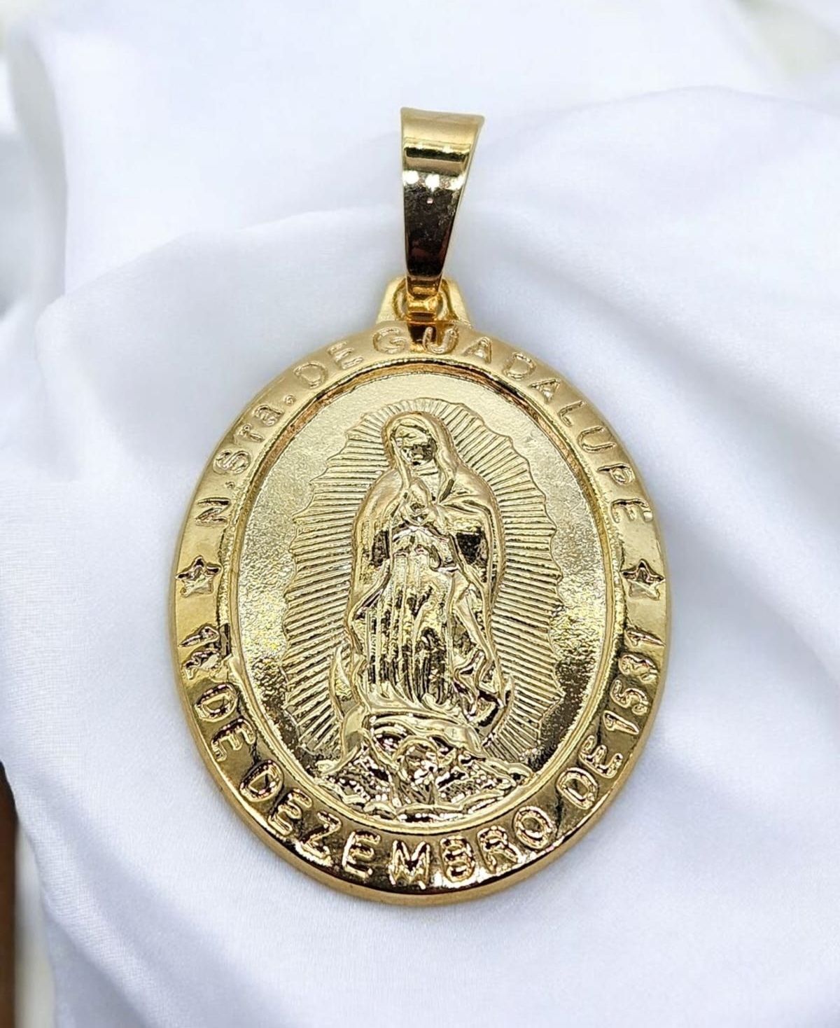 DIJE MEDALLA ENCHAPADA VIRGEN DE GUADALUPE (3 CMS X 2 CMS)