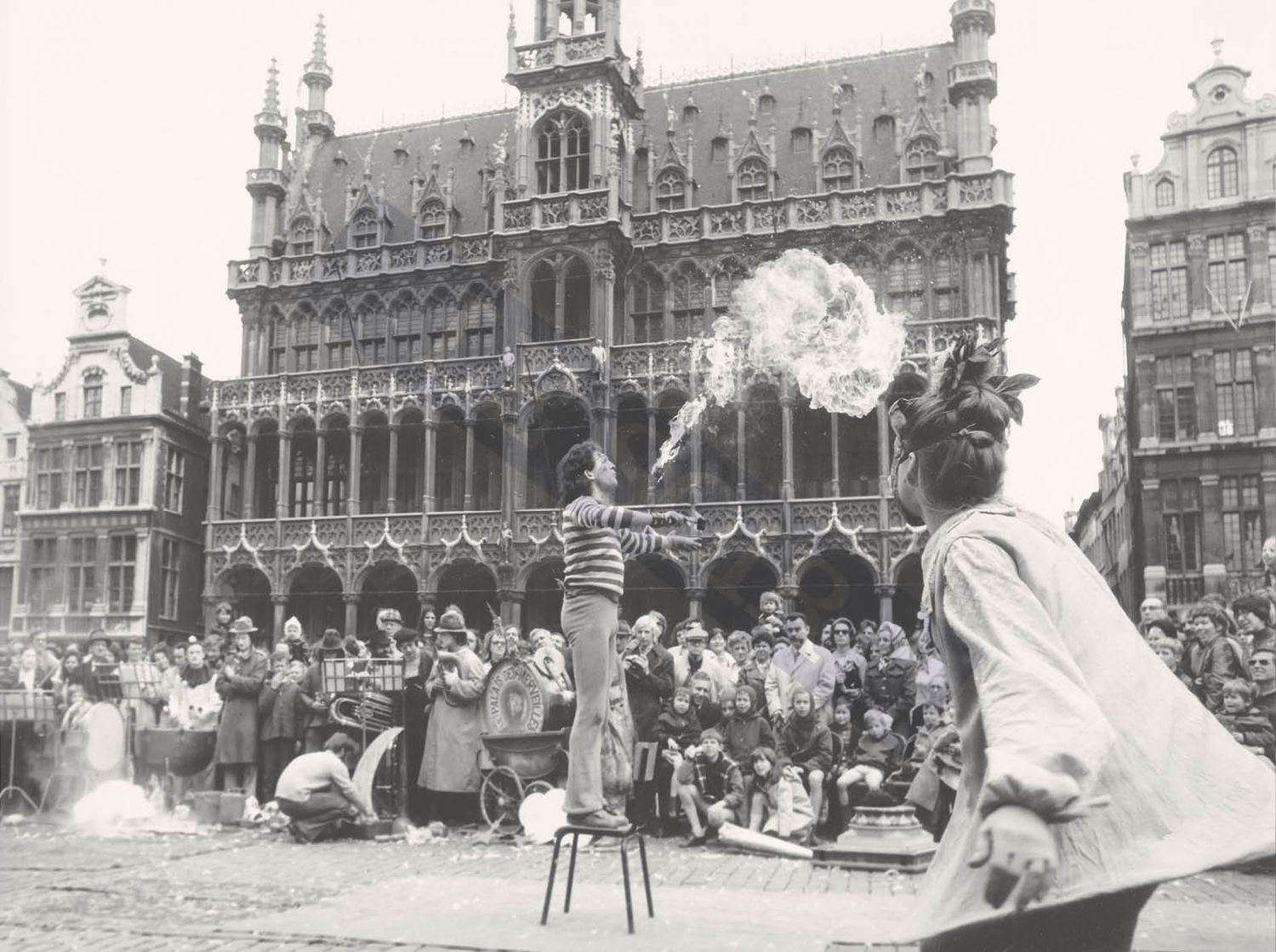 Clowns sur la Grand-Place de Bruxelles, 28 mai 1972 - Le Soir/Jean Wouters